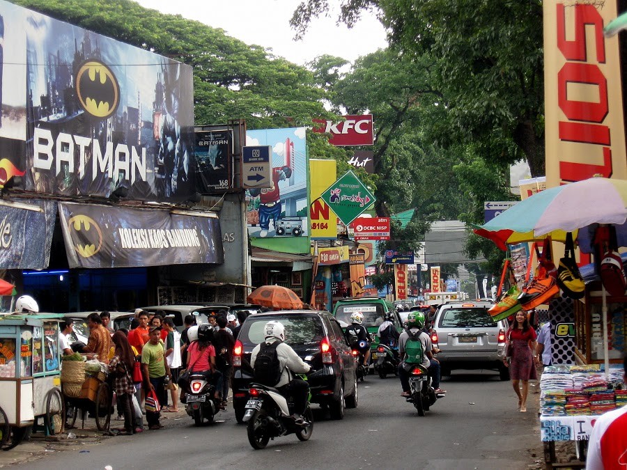 شارع الجينز باندونق اندونيسيا