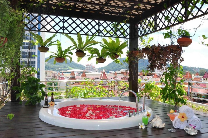 فندق وسبا ذا رويال بارادايس بوكيت تايلاند The Royal Paradise Hotel & Spa Phuket Thailand