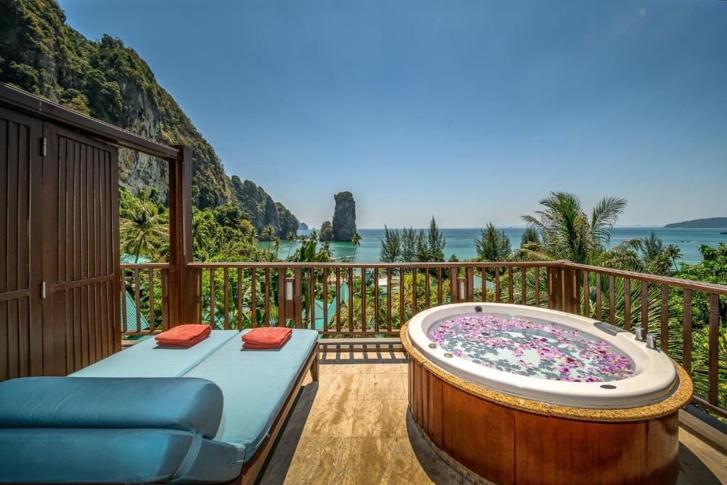 منتجع وفيلات سنتارا غراند بيتش كرابي  Centara Grand Beach Resort & Villas Krabi