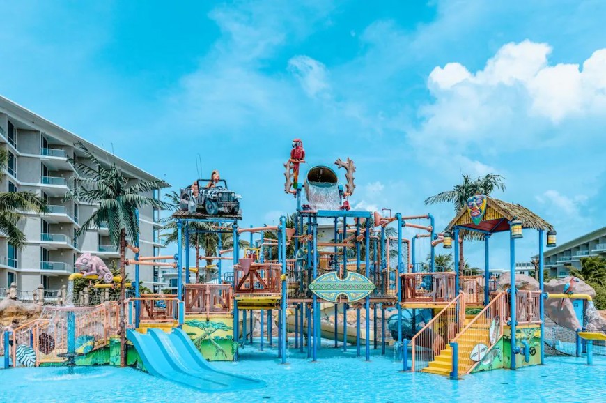 Splash Beach Resort, Maikhao Phuket