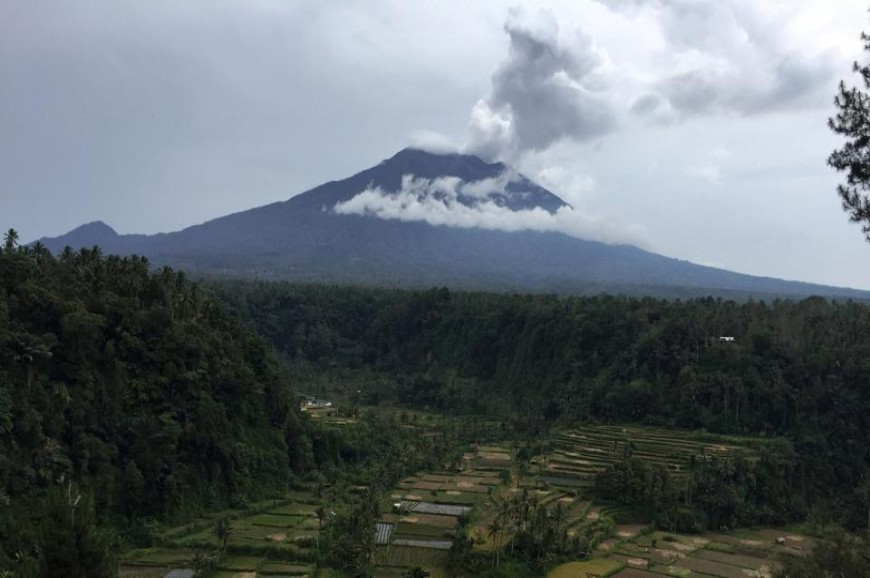 جبل آغونغ بالي اندونيسيا
