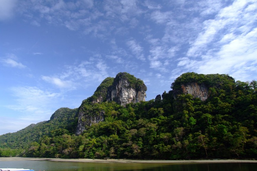 جزيرة العذراء الحامل في لنكاوي بماليزيا