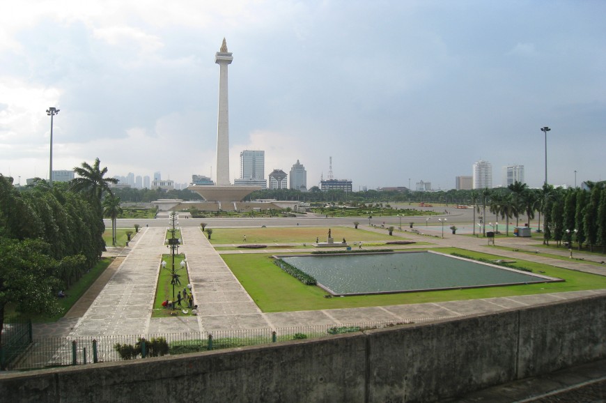 النصب التذكاري الوطني جاكرتا اندونيسيا