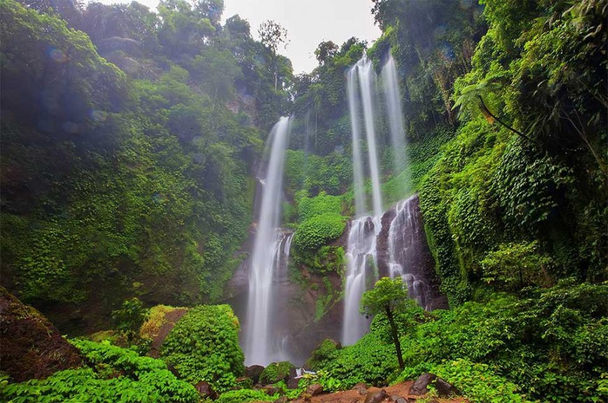 شلالات جزيرة بالي  موندوك - ميمبيه - تيقينونقان - شامبوهان - سنق سنق شلالات جزيرة بالي  موندوك - ميمبيه - تيقينونقان - شامبوهان - سنق سنق