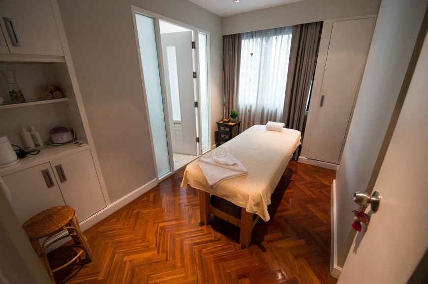 parkroyal suites Bangkok