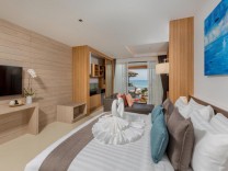 Luxury Beachfront Suite