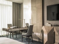 Club King Room with Park View