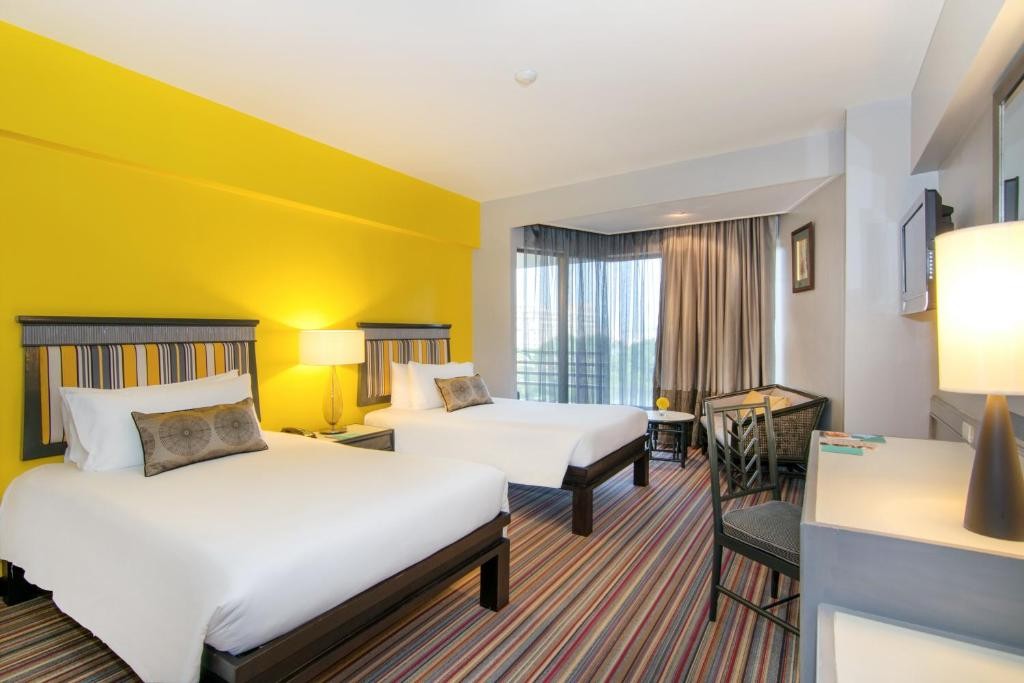 Deluxe Double or Twin Room with City View