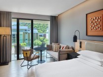 Guest room, 1 King, Balcony