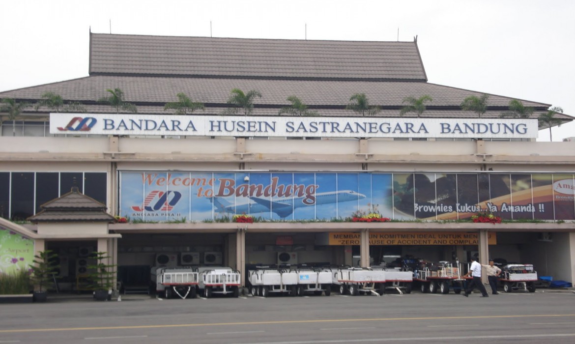 مطار حسين ساسترا نيجارا باندونق في إندونيسيا شواطئ للسياحة والسفر