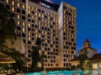 فندق تريدرز سنغافورة