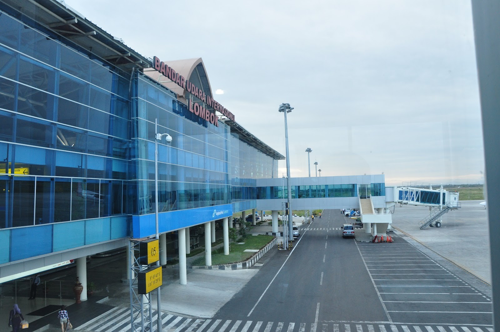 مطار لومبوك إندونيسيا الدولي
