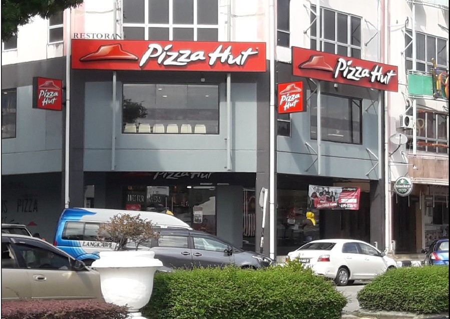 مطعم بيتزا هت لنكاوي ماليزيا